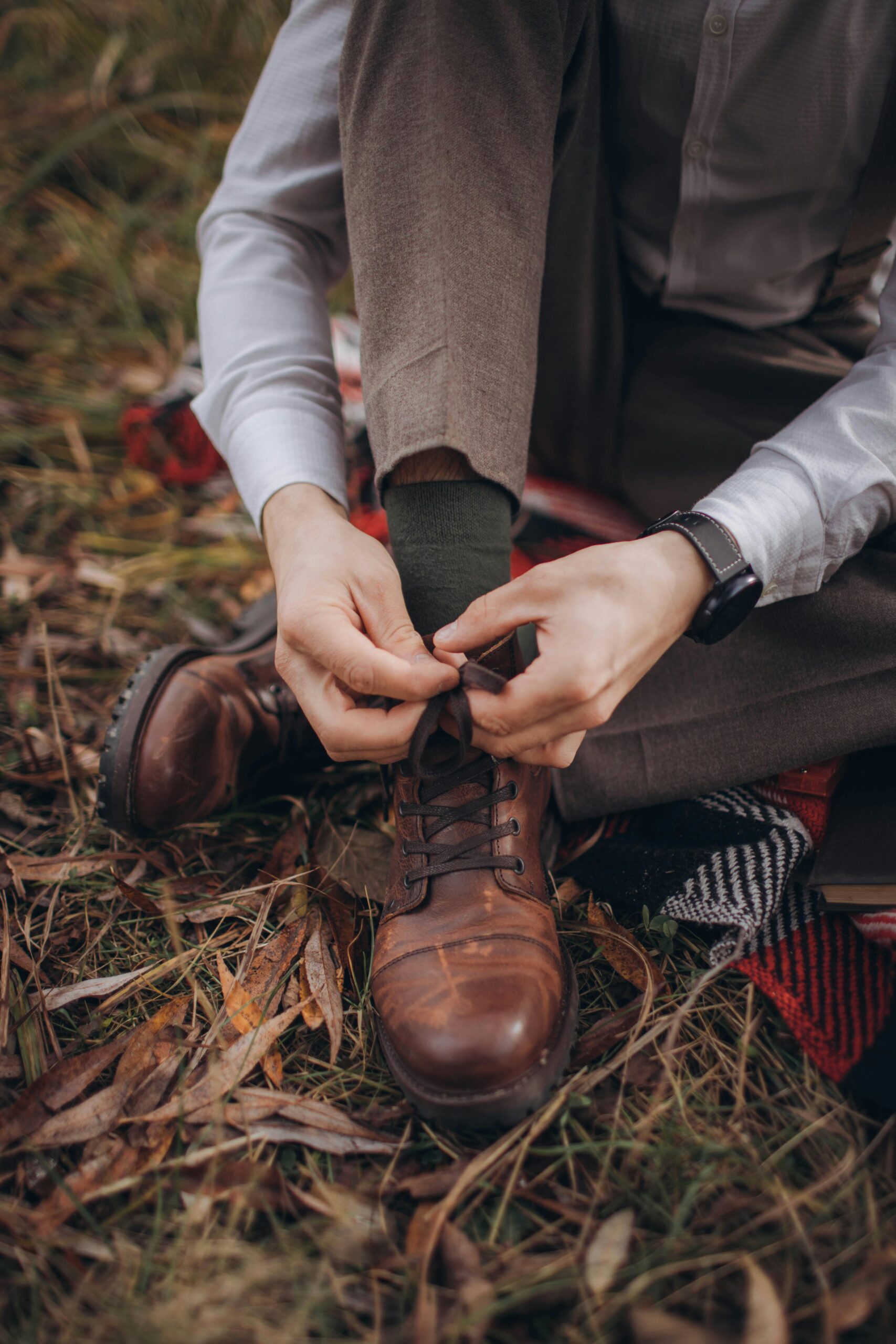 Wiping over Leather Socks Covering the Ankles (Khuff)